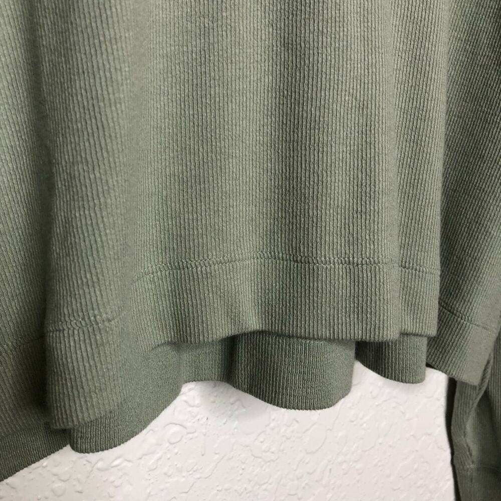 Athleta‎ light sage green ribbed knit hooded cropped top size Medium - Picture 4 of 14